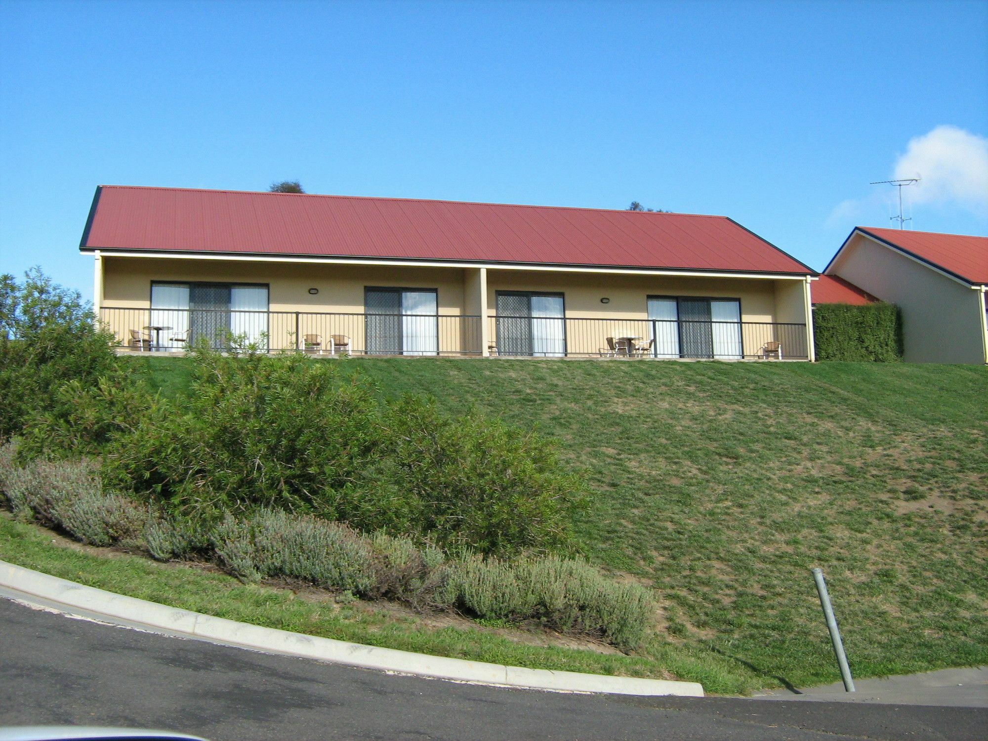Turners Vineyard Motel Orange Exterior photo